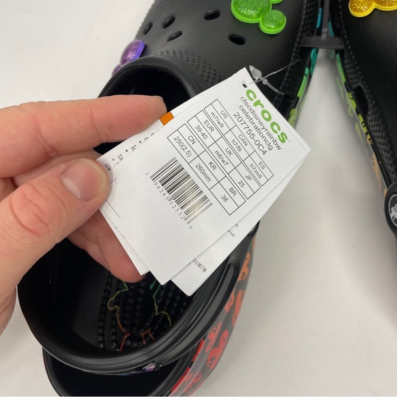 Crocs X Disney “Rainbow Pride Celebration” 2023 - Picture 5 of 5